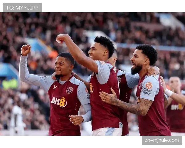 维拉边后卫前压拉开宽度 但防守回追速度存隐患易被反击利用